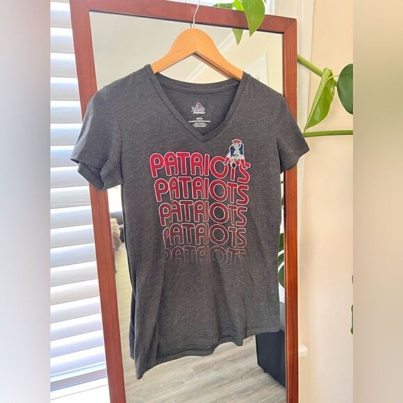 PATRIOTS WOMEN’S SHIRT — Small - Picture 1 of 3